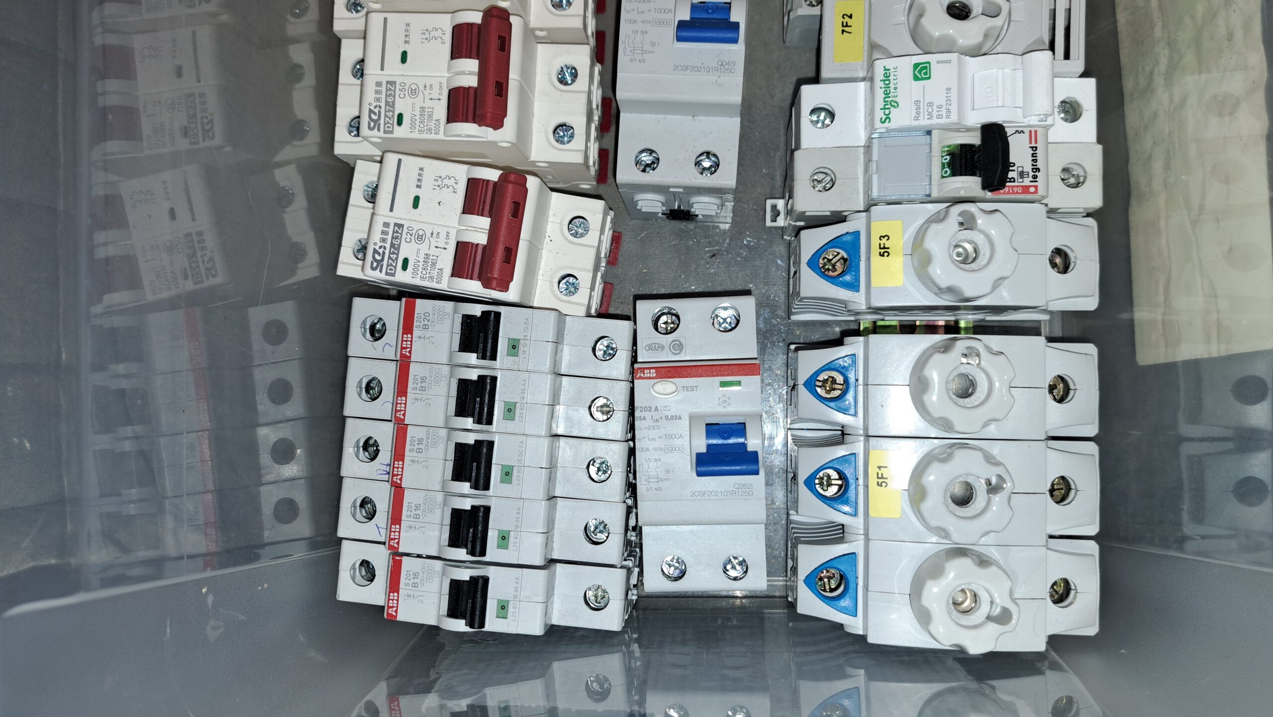 Konvolut Elektro Artikel Schütze RCD LS schalter Relais vieles mehr – Bild 8