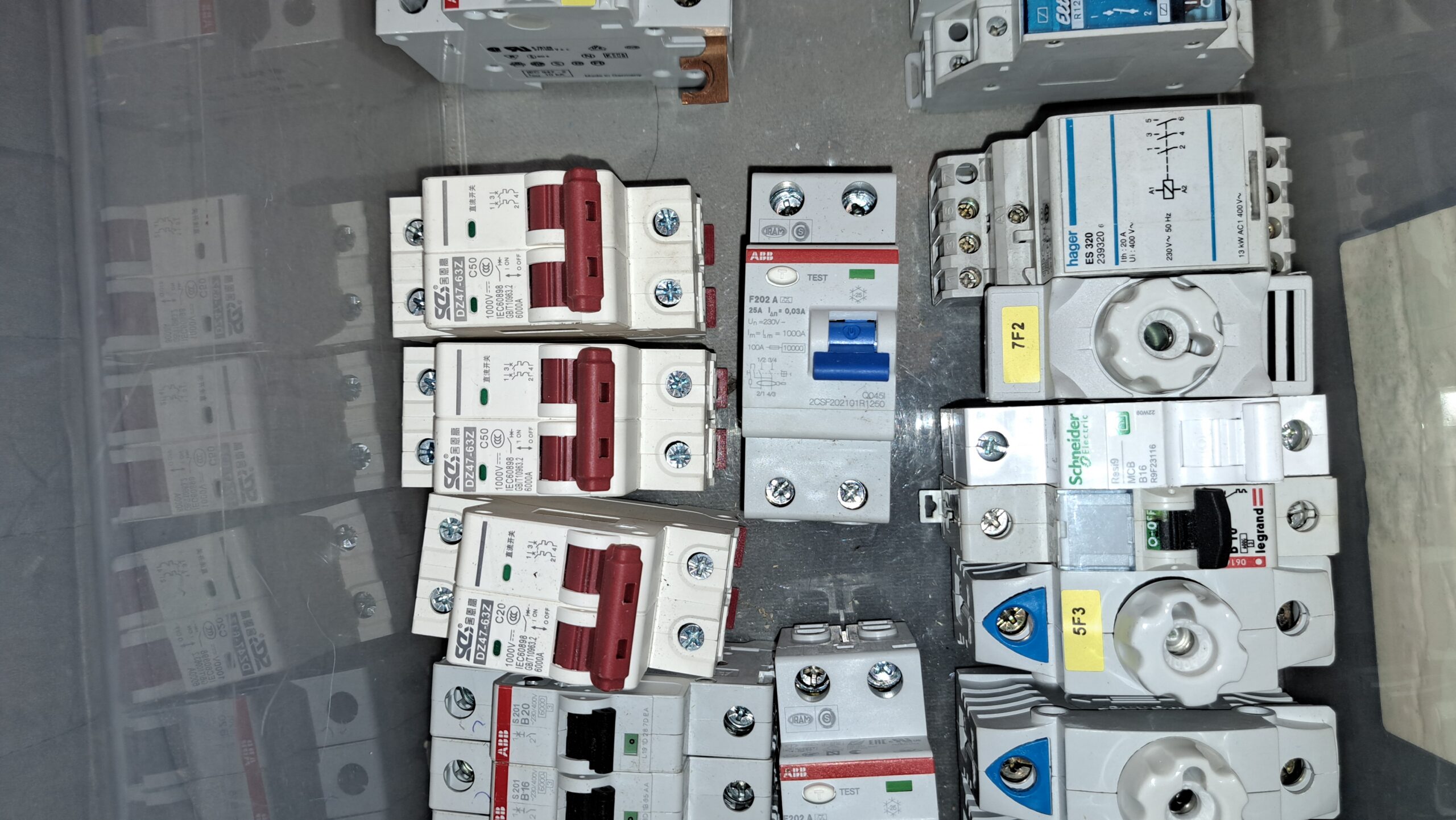 Konvolut Elektro Artikel Schütze RCD LS schalter Relais vieles mehr – Bild 2