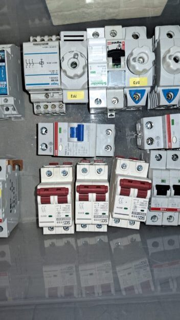 Konvolut Elektro Artikel Schütze RCD LS schalter Relais vieles mehr