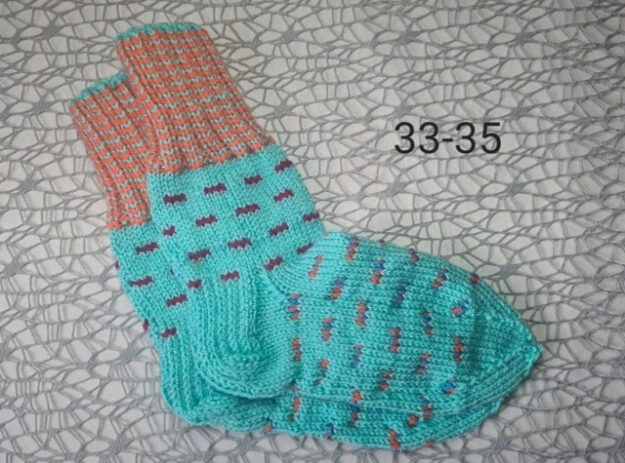 „Die Socken meiner Mutter“ mit Sorgfalt gefertigt, ein Beweis ihrer Arbeit und ihrer Liebe zur Qualität