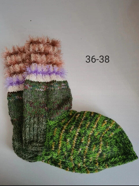 „Die Socken meiner Mutter“ mit Sorgfalt gefertigt, ein Beweis ihrer Arbeit und ihrer Liebe zur Qualität