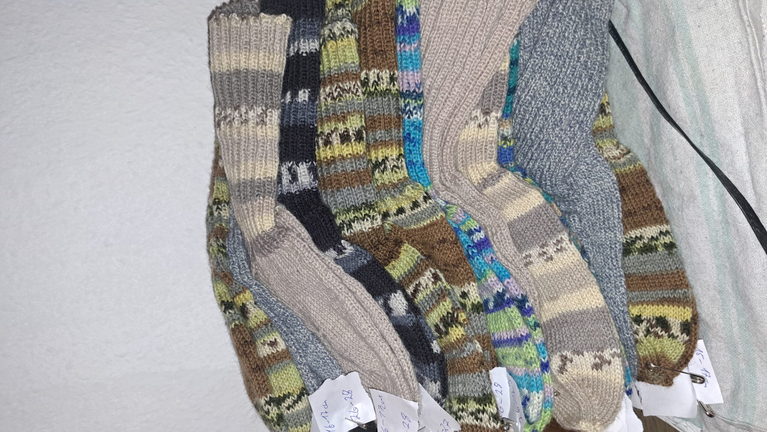 Selbst gestrickte Socken – Bild 2