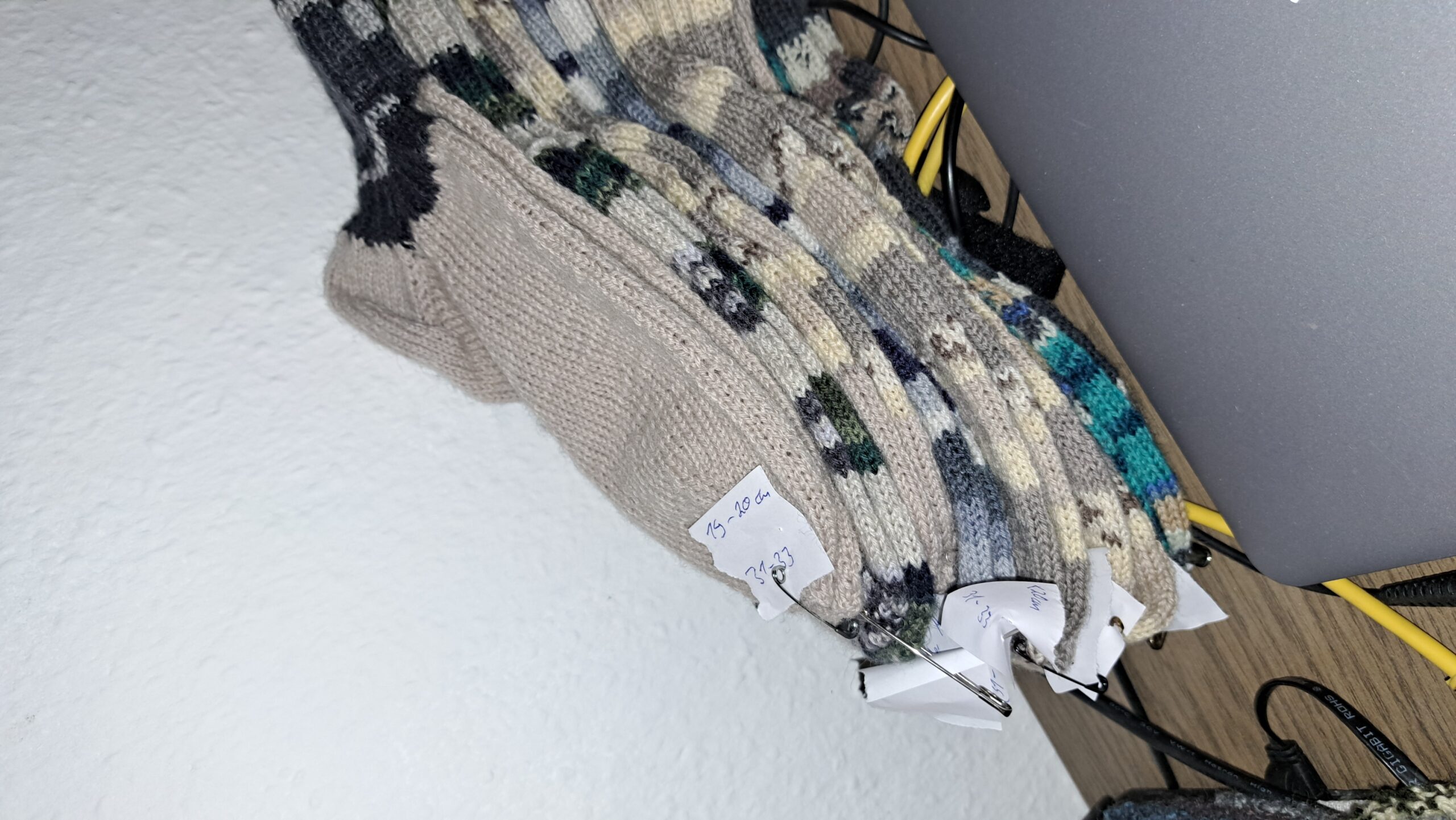 Selbst gestrickte Socken – Bild 3