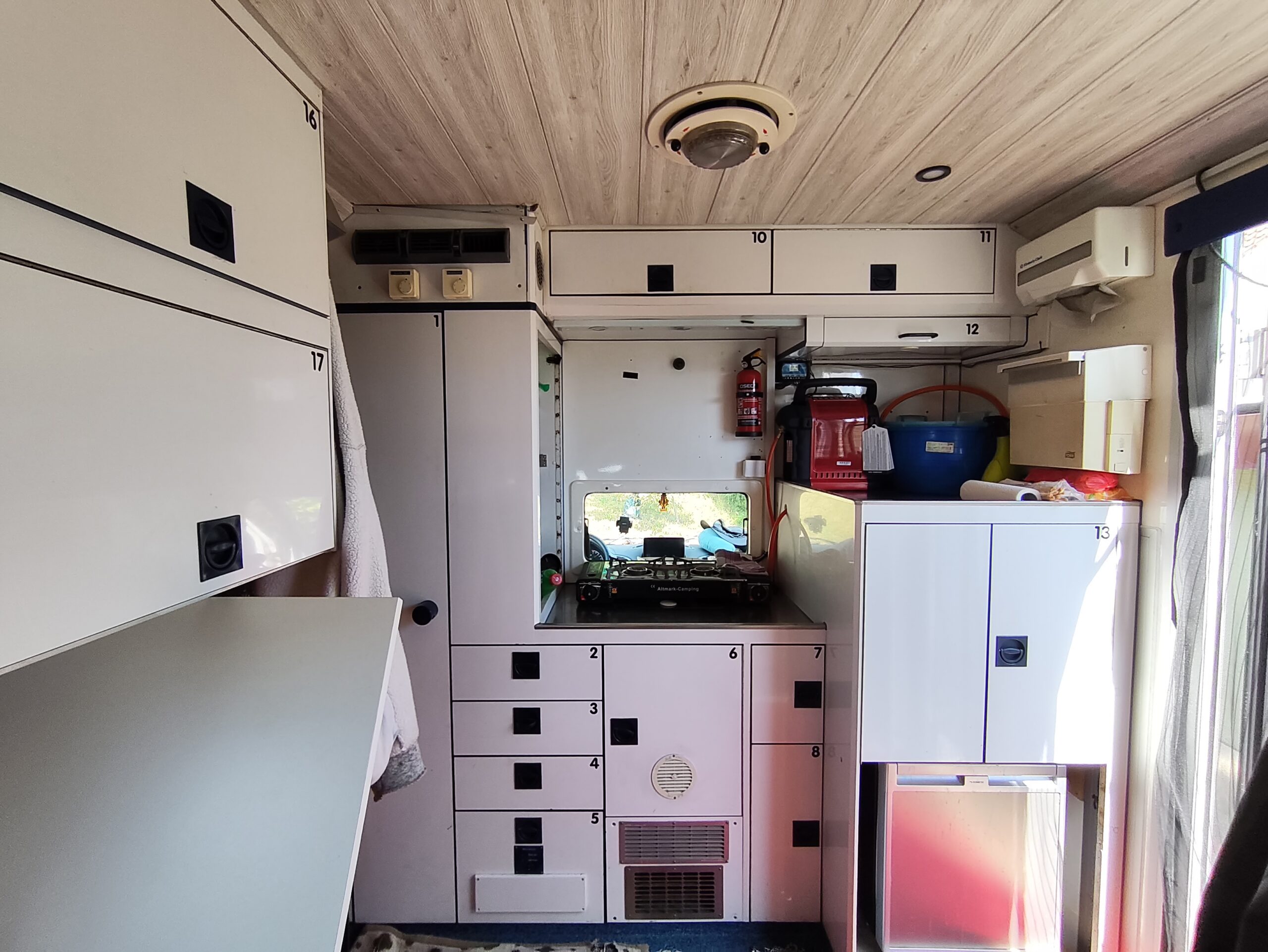 Mercedes Sprinter Rettungswagen - Wohnmobilumbau – Bild 5