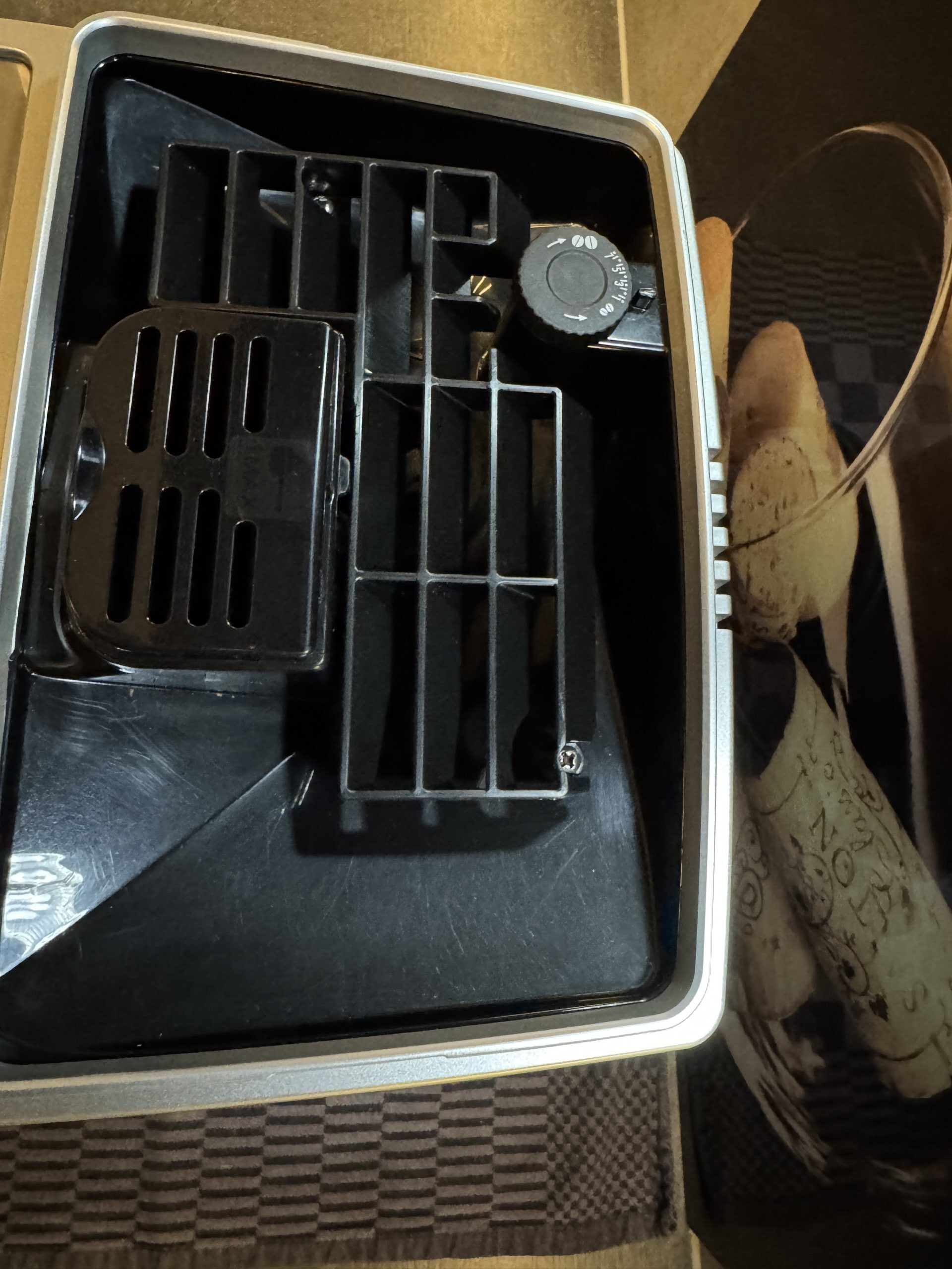 DeLonghi Magnifica S ECAM 22.110 SB Kaffeevollautomaten in silber – Bild 5