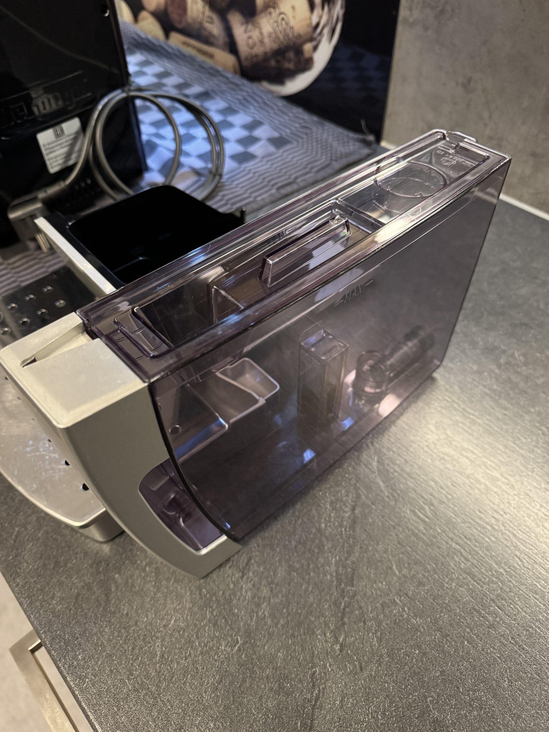 DeLonghi Magnifica S ECAM 22.110 SB Kaffeevollautomaten in silber – Bild 8