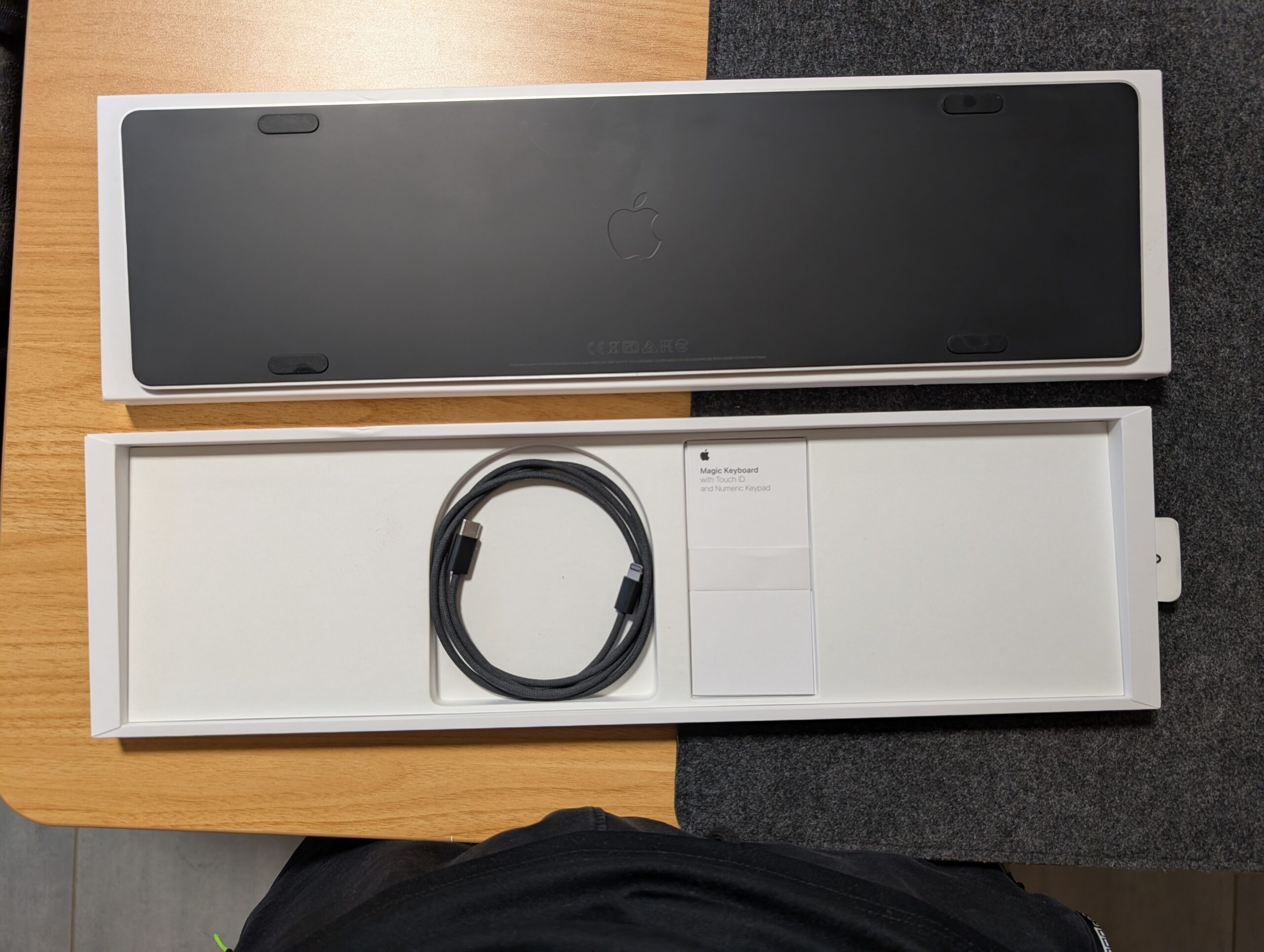 Apple Magic Keyboard mit Touch ID & Ziffernblock, Modell A2520 – Bild 3