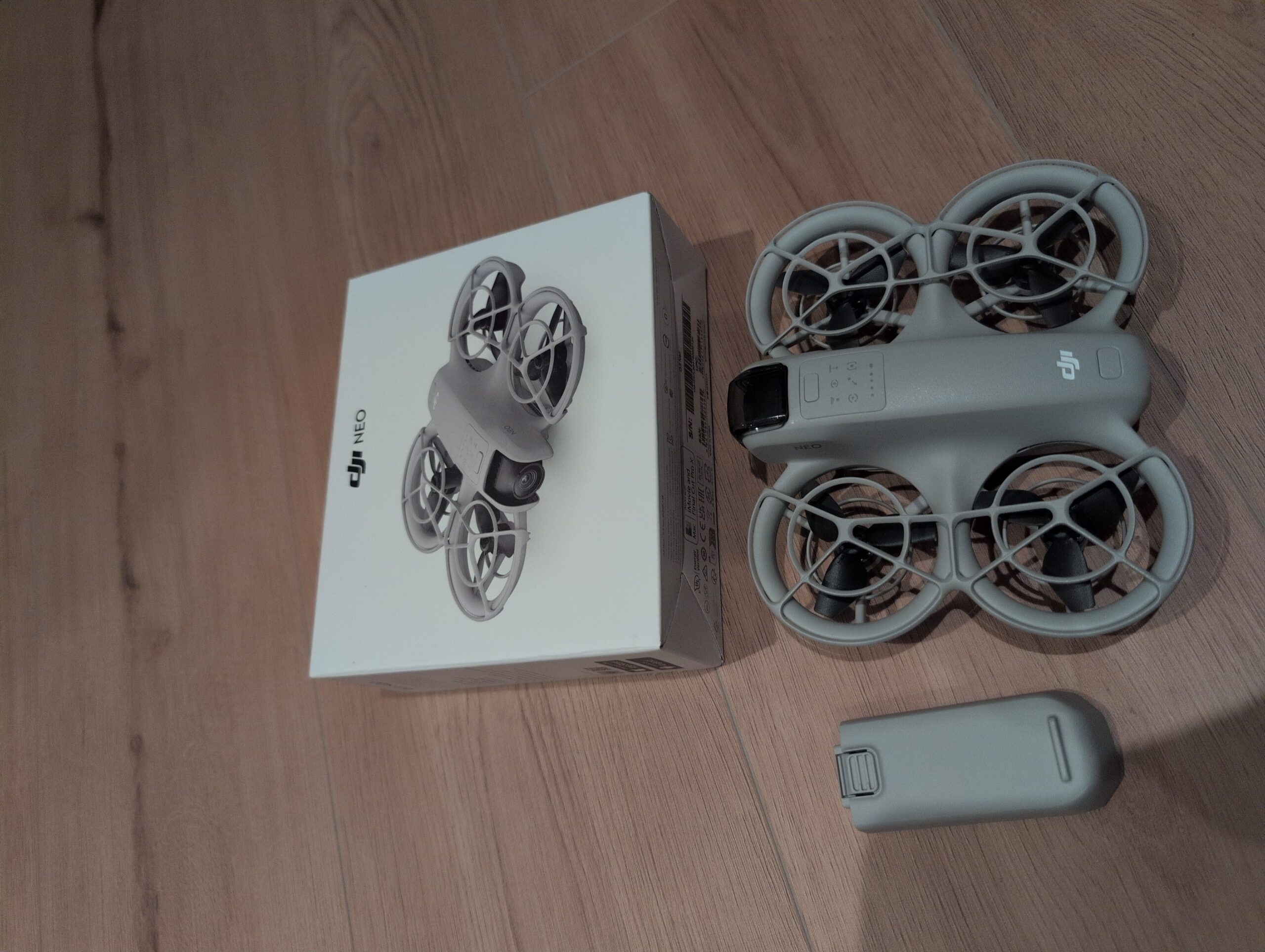 DJI Neo – Kompakte 4K Drohne – Top Zustand – mit Zusatz Akku & OVP – Bild 2