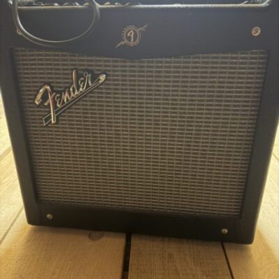Fender Mustang 1 V.2) Verstärker 70Watt