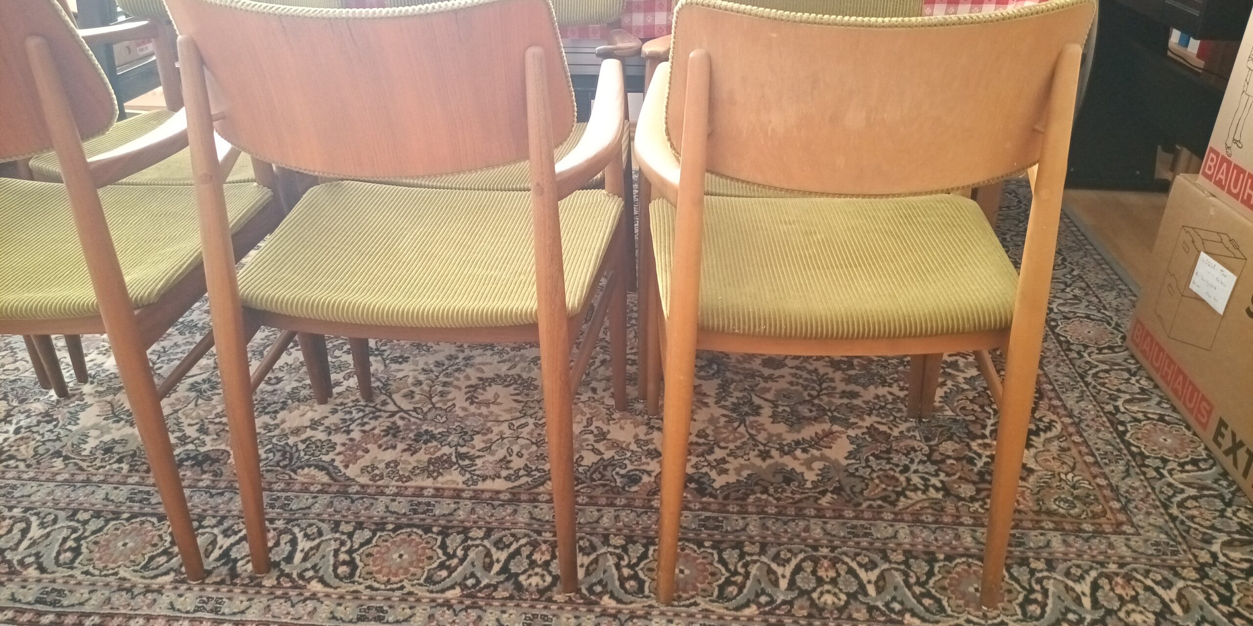 8 Stk. HALI / Wiesner & Hager Vintage Sessel - Teak-/ Buche-Massivholz & grüner Cord - 60/70er Jahre - Top Zustand – Bild 3