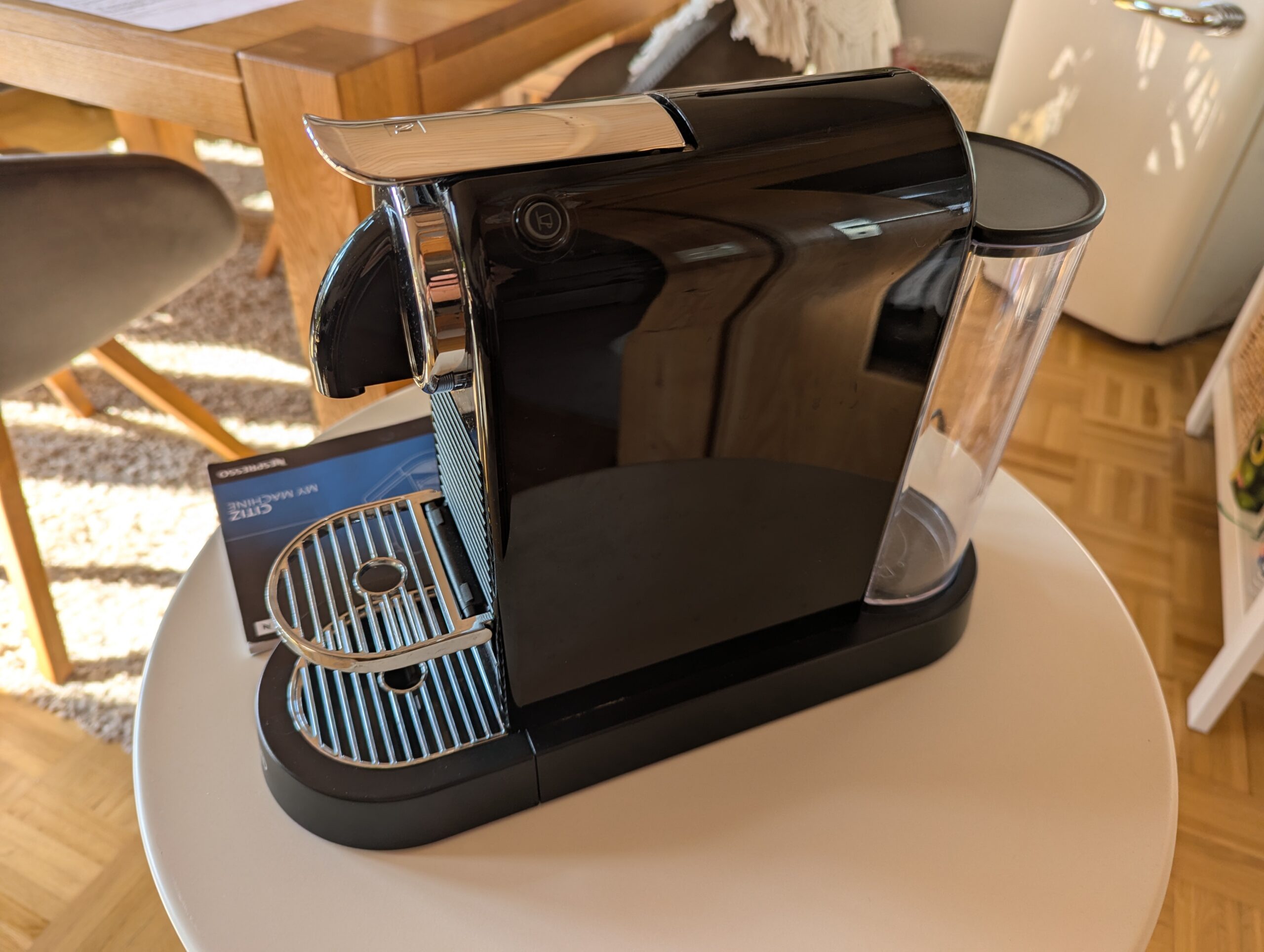 DeLonghi Nespresso Kaffee Kapsel-Maschine – Bild 2
