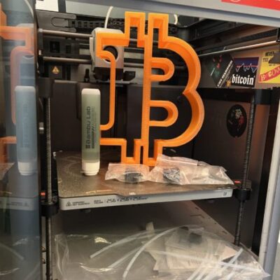 Bambu Lab X1 Carbon + AMS + viel Filament & Zubehör – sofort einsatzbereit