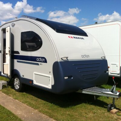 Wohnwagen Adria Action 361 LH – EZ 07/2012 – 1. Hand – Mover – Autark – 100-km/h-Zulassung