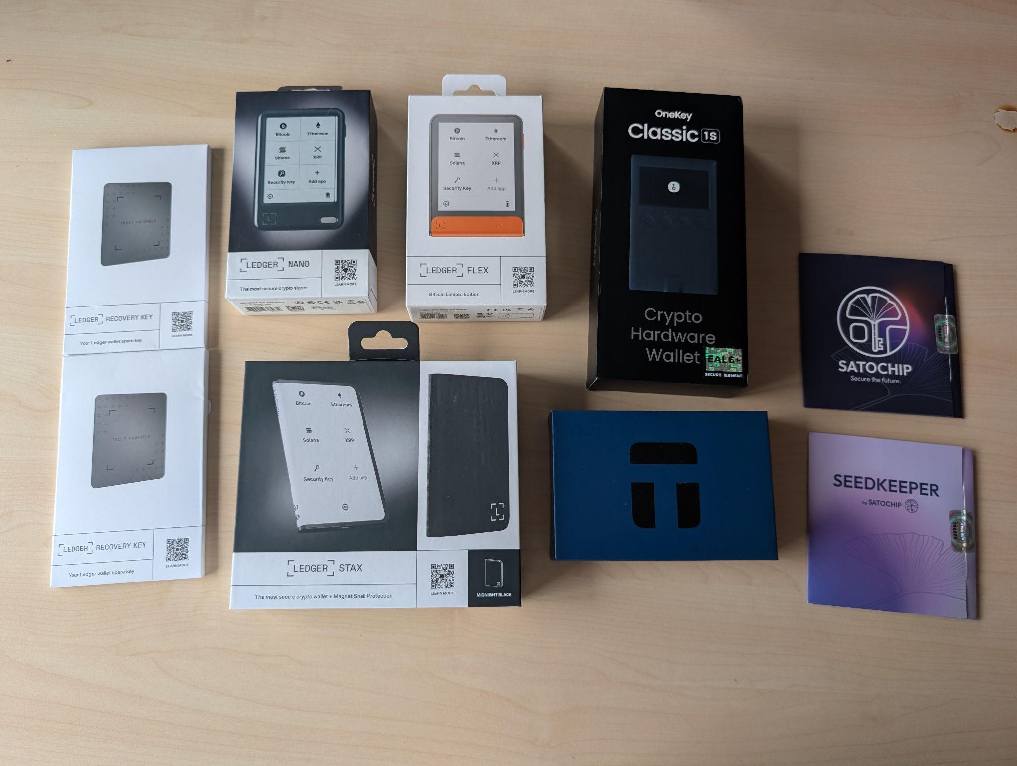Diverse GEÖFFNETE Hardwarewallets zu verkaufen