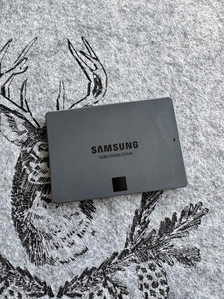 Samsung 870 QVO 8TB SSD Festplatte