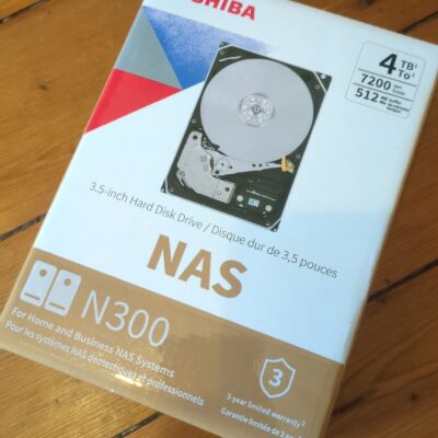 TOSHIBA N300 Interne NAS Festplatte, 4 TB HDD SATA, 3,5 Zoll, intern