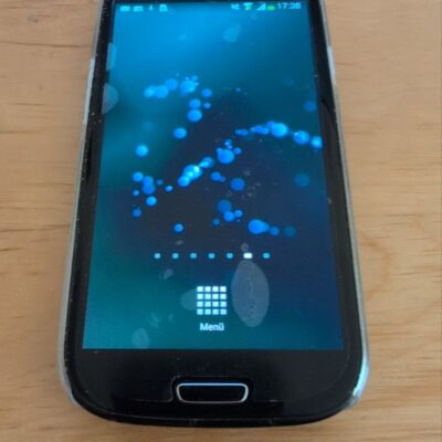 Samsung galaxy S3 gt-i9300 inklusive ladekabel